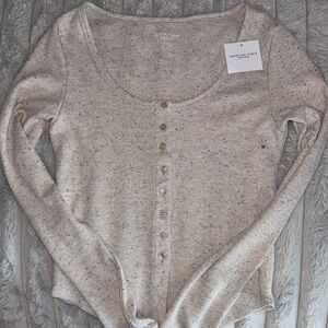 NWT American Eagle Speckled Button-Up sweater tee 😊🤍